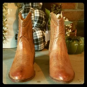 Short Western Boots